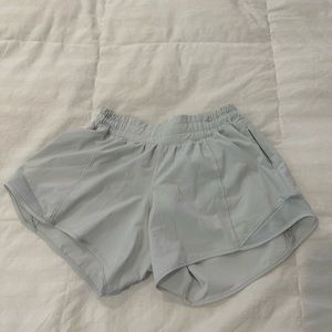 Lululemon Hotty hot shorts light gray.. low rise.. size 4… 4 inch length…